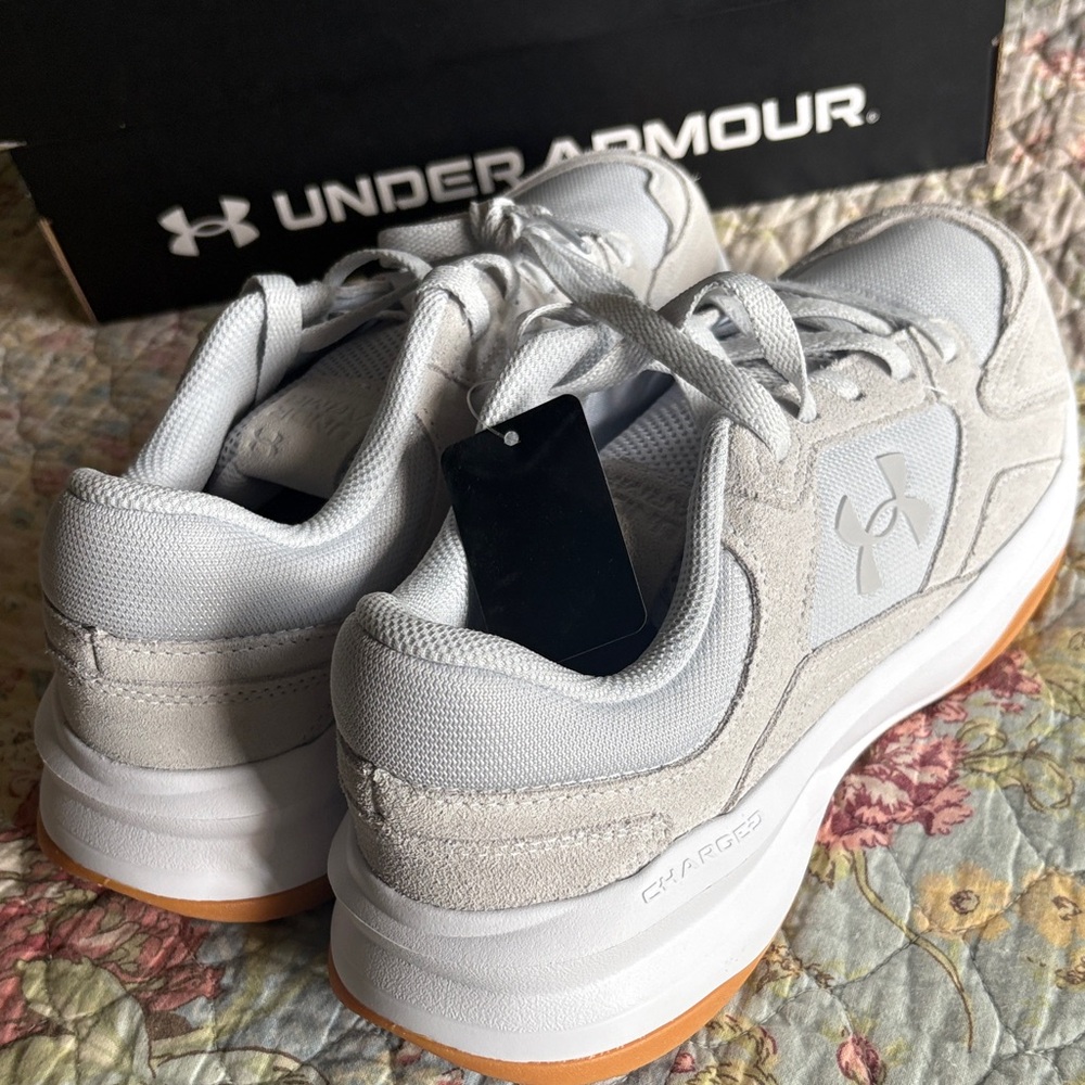 Under Armour women’s UA Edge Suede - Picture 6 of 11